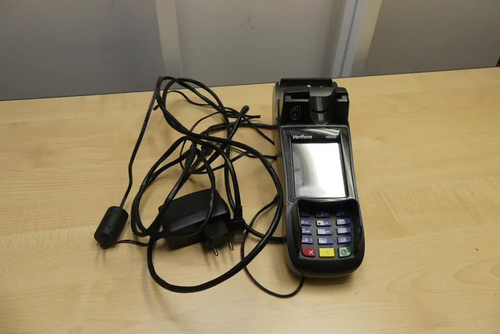 Verifone Kartenterminal mit Netzteil Modell: H5000